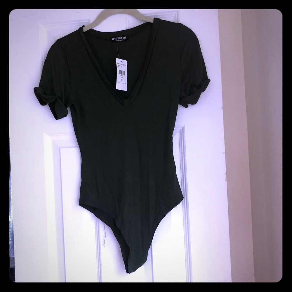 Cute evergreen bodysuit! NEVER WORN!